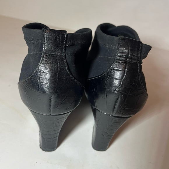 Donald J. Pliner Reya Neoprene Brazillian Crocodile Leather Booties SZ 8 - Picture 5 of 12